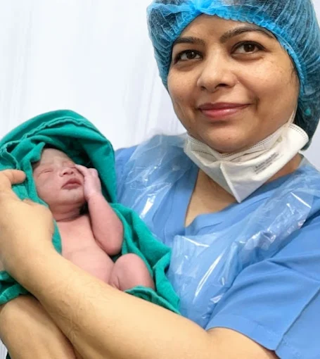 Dr. Bhavya Rathore clinic — patient care moment 28
