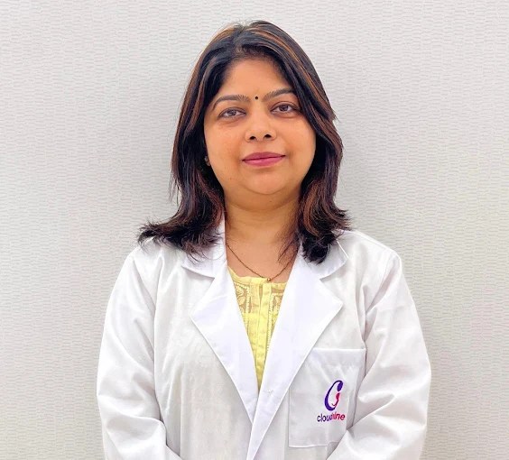 Dr. Bhavya Rathore clinic — patient care moment 36