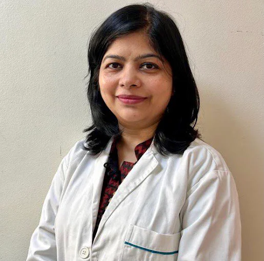 Dr. Bhavya Rathore clinic — patient care moment 41
